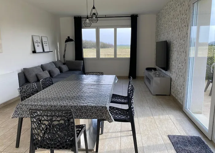 Hébergement de vacances Maison Appatement 3 6 Couchages *